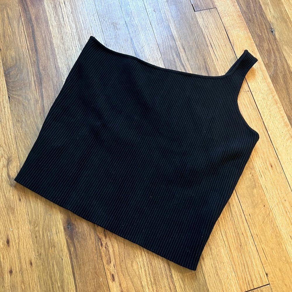 •SOLD• House of Harlow Ribbed One Shoulder Tank